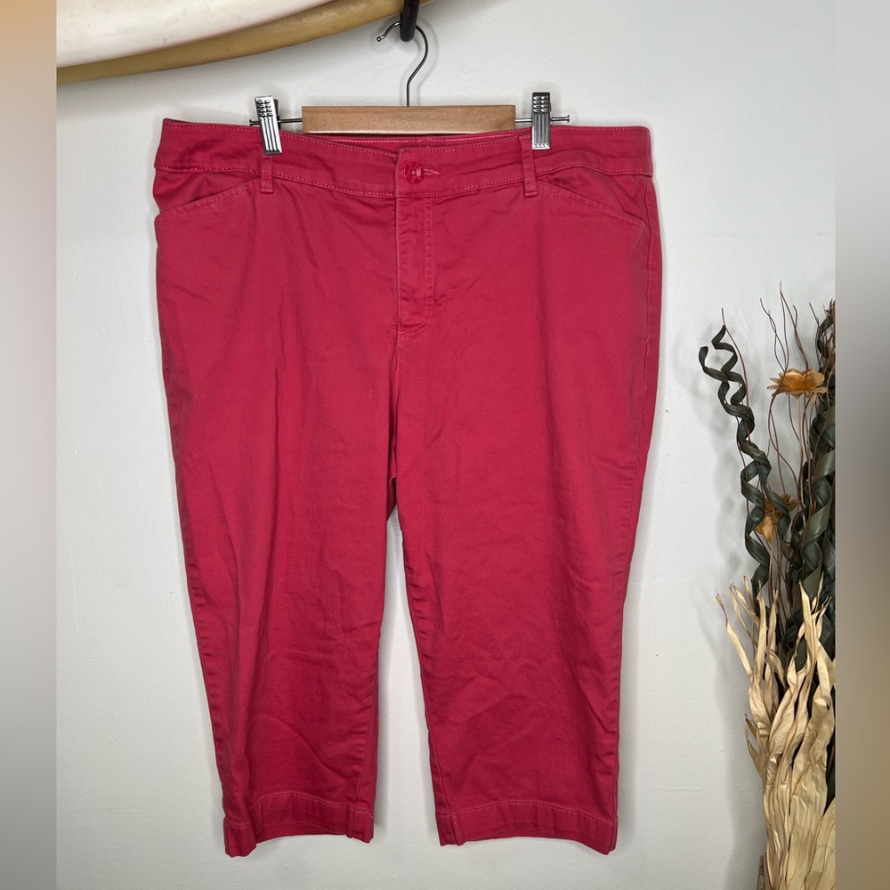St. John’s Bay Capri Pants